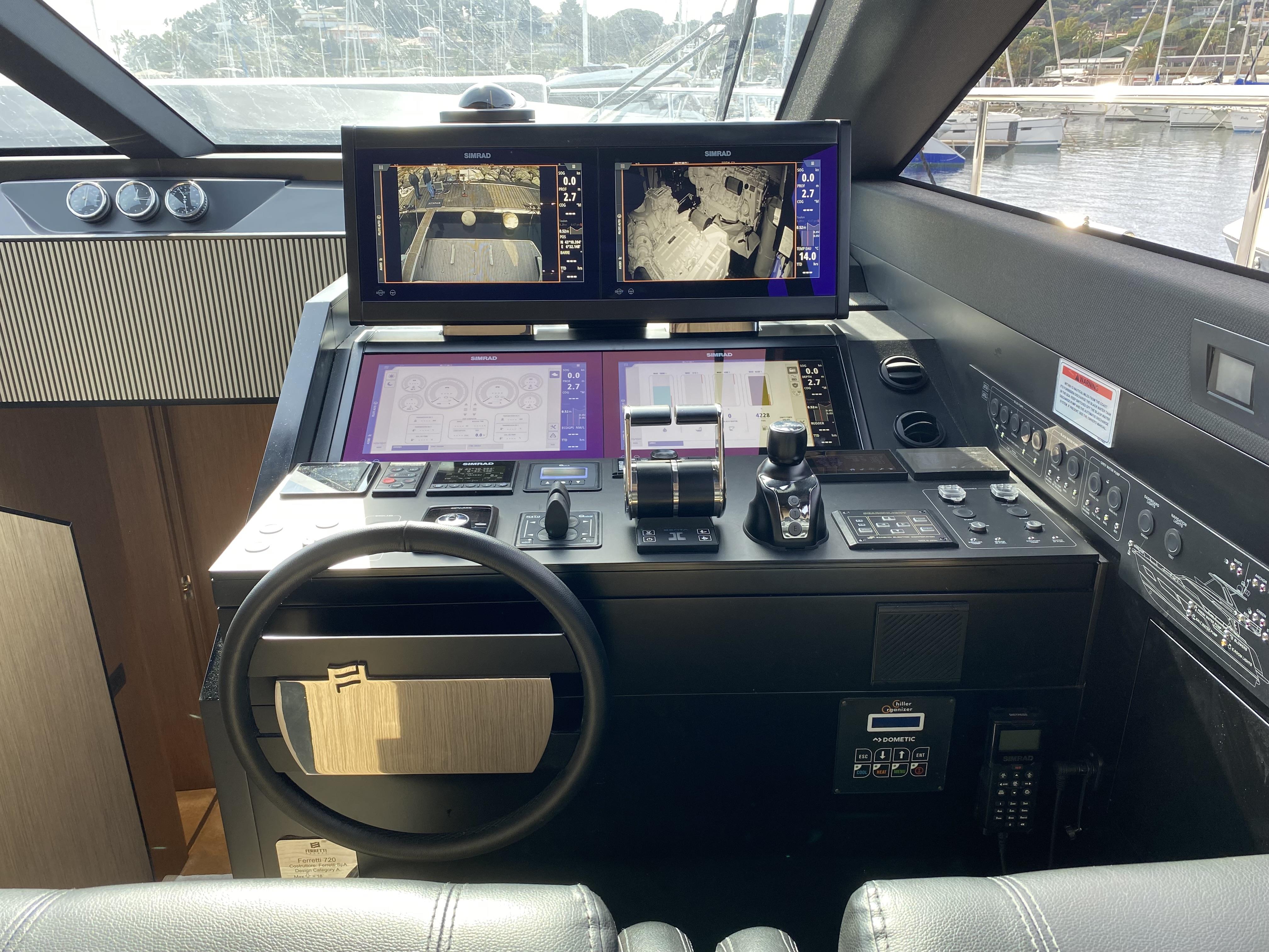 2022 FERRETTI YACHTS 720 